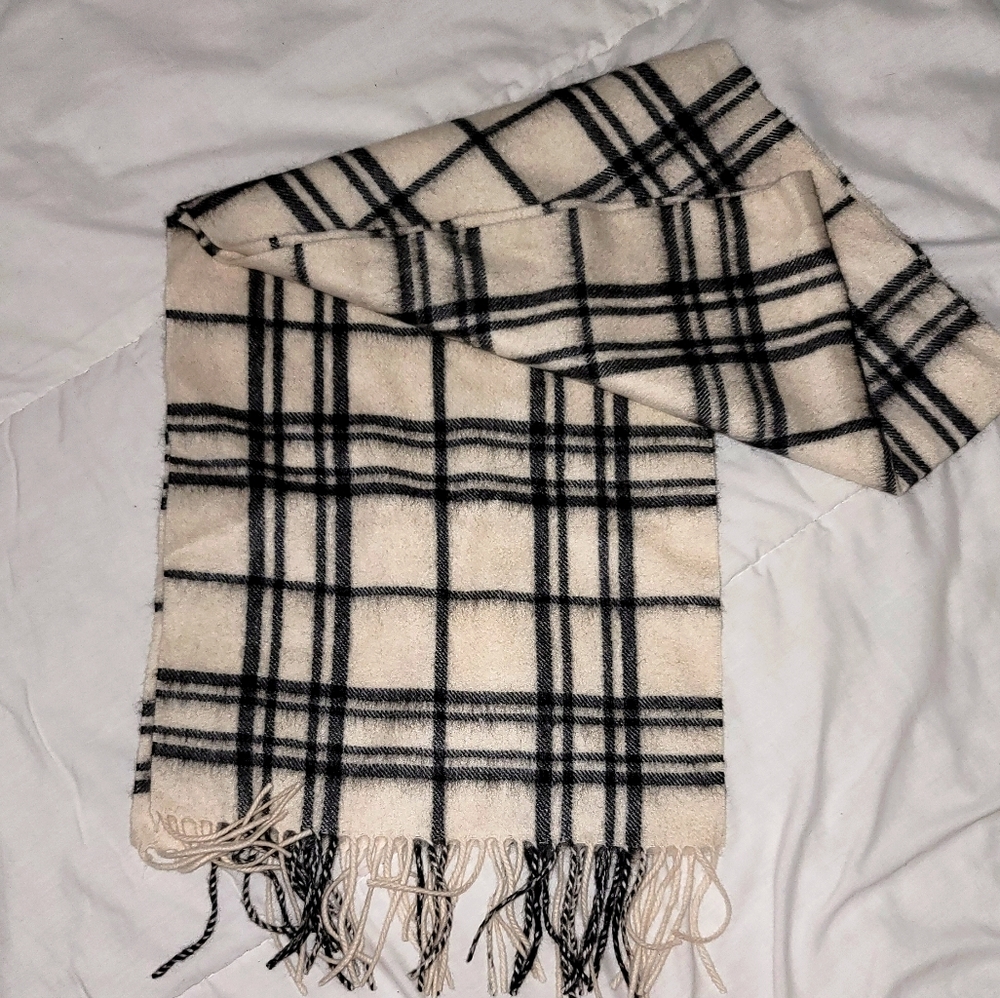 Carter club Scarves